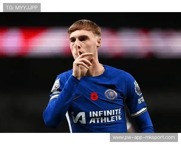 切尔西两翼齐飞,帕尔默接回敲精准射门 切尔西两翼齐飞,帕尔默接回敲精准射门